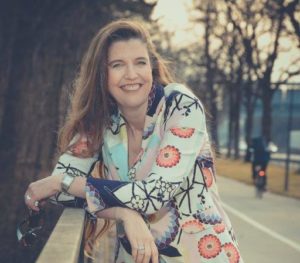 Man sieht Anita Stangl auf dem Foto, Geschäftsführerin der Medien LB