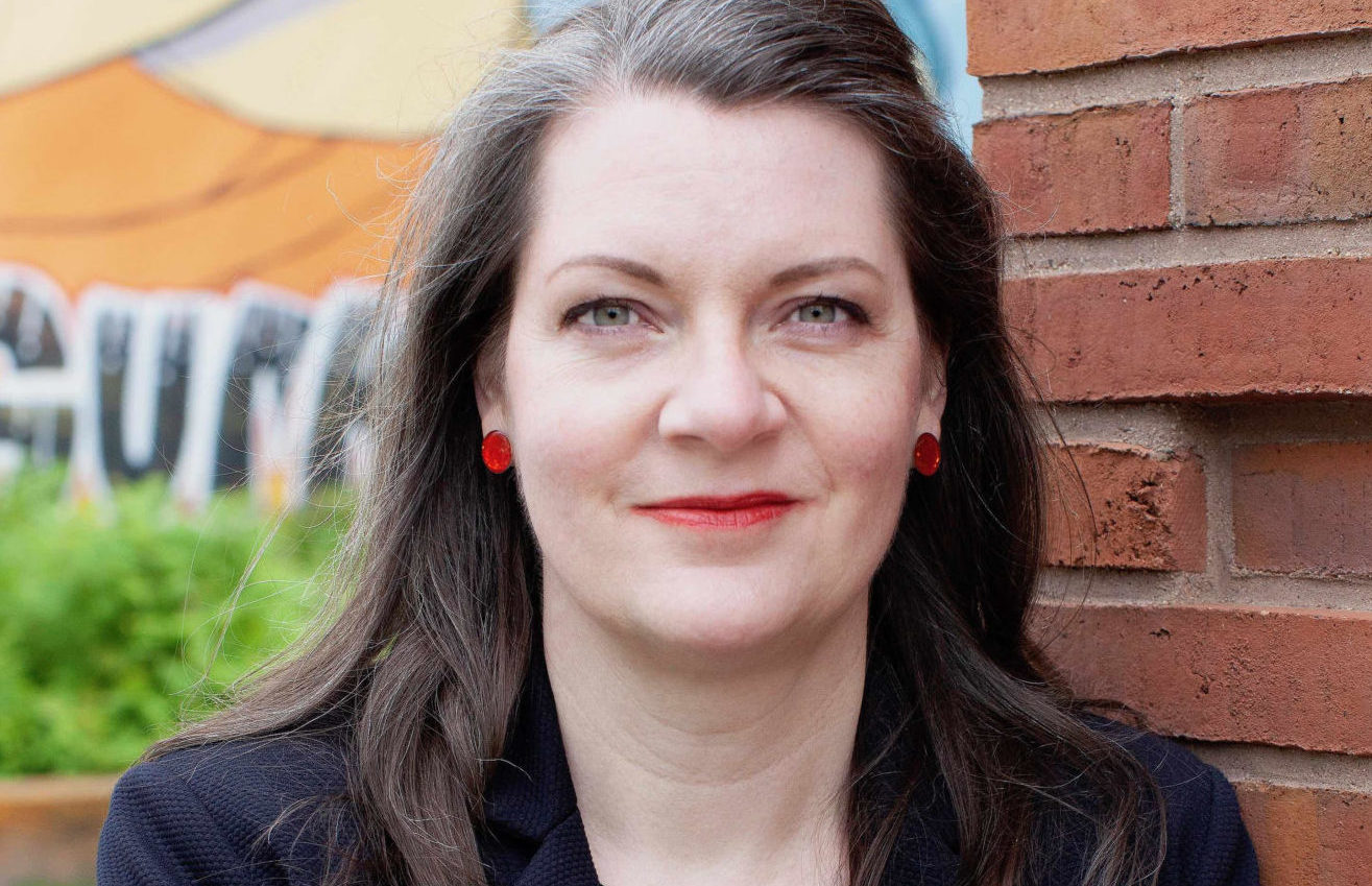 Auf dem Foto sieht man den Kopf von Patricia Cammarata, Expertin für Medienerziehung