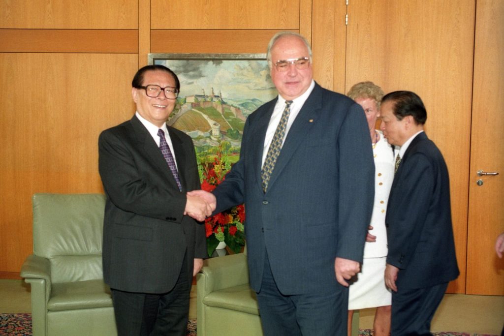 Jiang Zemin mit Helmut Kohl in Bonn.